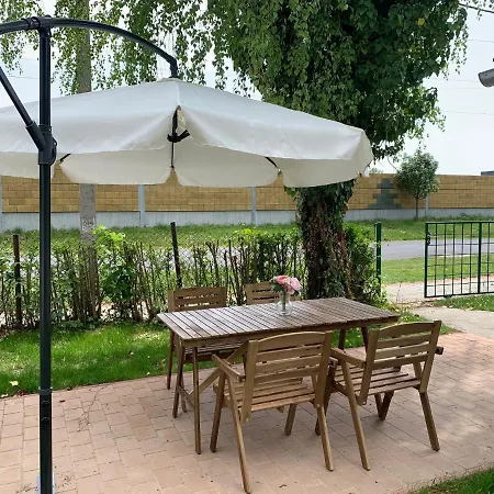 Topart Apartman B Little House Дом отдыха Балатонфеньвеш